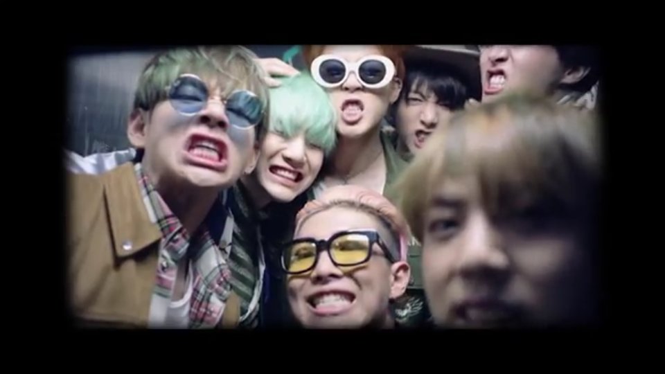 taetaenium's tweet photo. ot7 😍💕 #RUNwithBTS https://t.co/4aMvrXQLFH