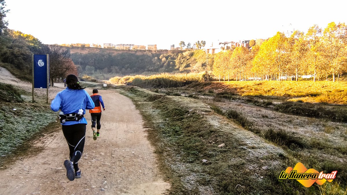LaLlaneraTrail's tweet photo. Matí fred avui fent el recorregut de la Mitja #LaLlaneraTrail #24deGener #Sabadell @UESabadell 3/3 https://t.co/E3uToJh3oV