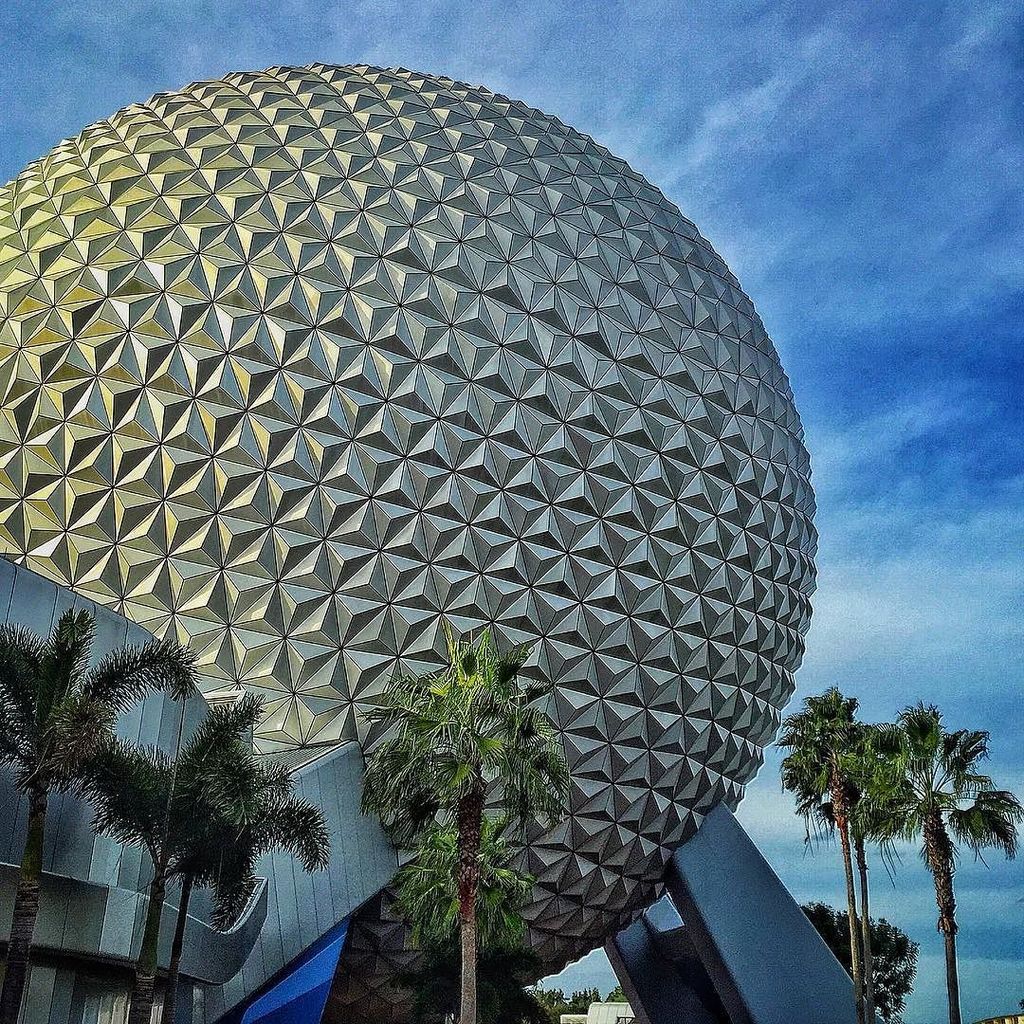 lilbunnichelle's tweet photo. Happy #spaceshipearthsunday !! #spaceshipearth #epcot #wdw #waltdisney #WaltDisneyWorld #disney #disneyworld #disgr… https://t.co/Z4G6mO24se