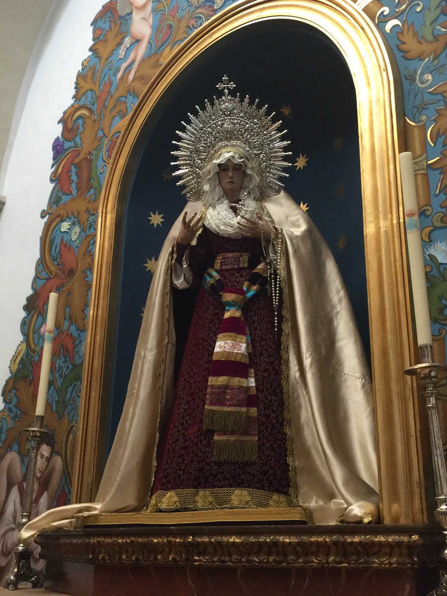 HdadSoledadAlm's tweet photo. María Santísima en su Soledad ya ataviada para él venidero tiempo de Navidad. https://t.co/YjbYjOIp3m