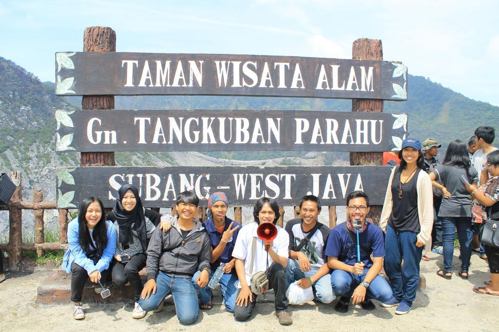jadoel26's tweet photo. Makasih banyak buat group tour bandung kalian keren lah, kompak, walau baru ketemu .. 
#baturjourney #bandung https://t.co/z6Hs5CAHeW