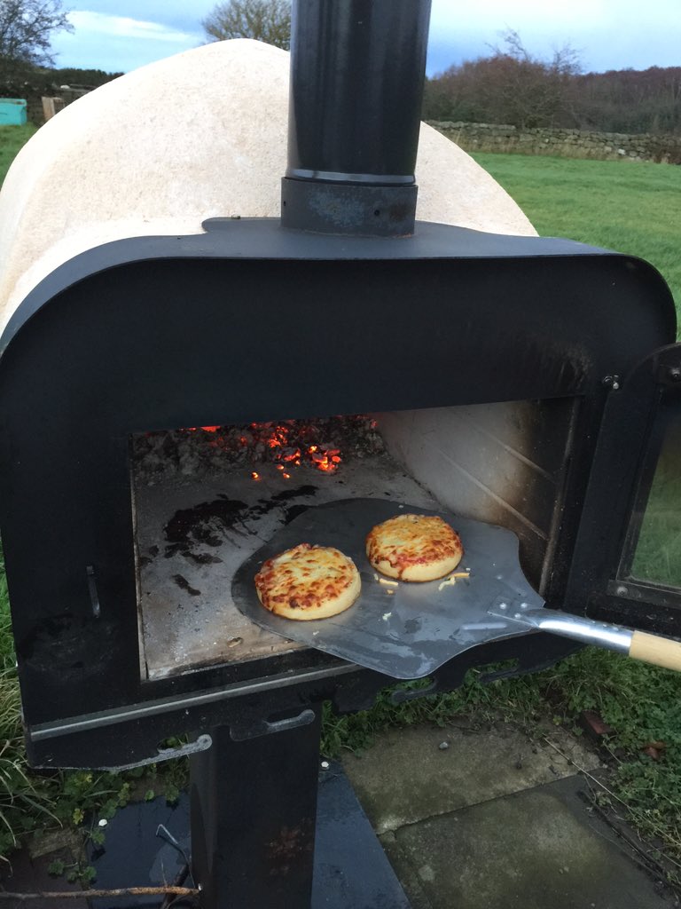sharp_training's tweet photo. @Warburtons you don't need to be a muppet to make these pizzas!! #giantcrumpet #crumpet #pizza #muppets #warburtons https://t.co/ETCs9hLBuz
