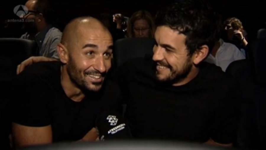 antena3com's tweet photo. Así reaccionan los protagonistas de #PalmerasEnLaNieve (@atresmediacine) al ver la película https://t.co/odr7PvhBXd https://t.co/cksnZVOTfJ
