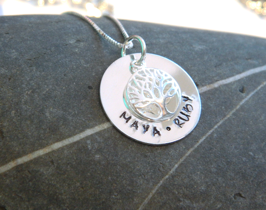 JewelleryTree's tweet image. Family is what it's all about. New pendant now available to order for Christmas. thejewellerytree.ie/Family-tree.ht…