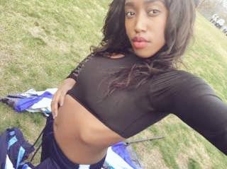 XxBaddieKayy's tweet photo. Post-Game selfies #GemsNation 💅💋❤ https://t.co/NCWubYk3Gl