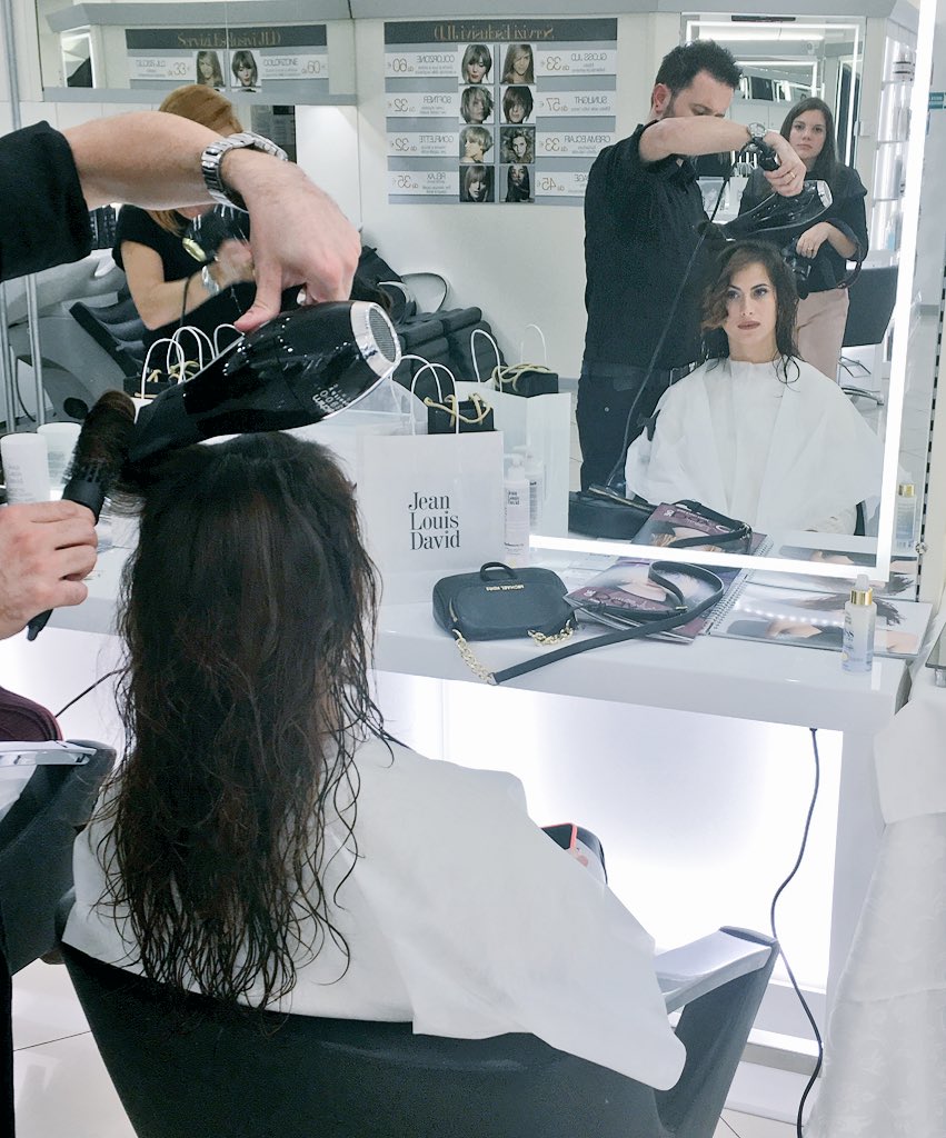 JLDavid_ITA's tweet photo. Onde morbide completano il nuovo fantastico look di @B_Grimaldi, lo adoriamo! #JLDlive #jeanlouisdavid https://t.co/CyeKn4Tnqo