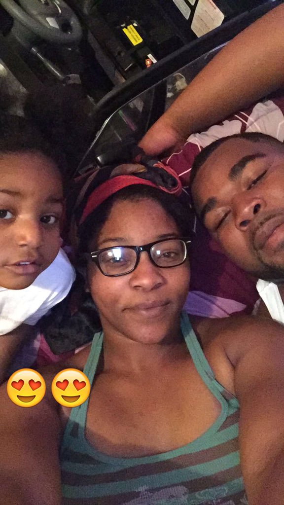 _LiLLySmOMMI's tweet photo. My family or nah lol!!!! https://t.co/f3YXYmPUUr