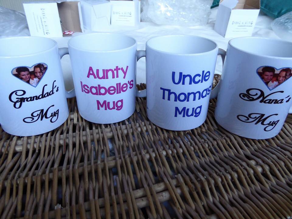 PRINTnGIFTuk's tweet photo. Personal gift for @PatacakePreston #Personalised #Mugs to #Celebrate their #FirstGranchild (mugs ยฃ4.99 & bibs ยฃ3.50) https://t.co/opdM6p4Rr3