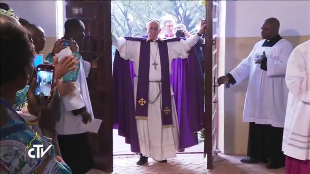 nbstv's tweet image. #PopeInCAR opens the Holy Door for the Jubilee Year of Mercy in Bangui, first time this has happened outside #Rome.