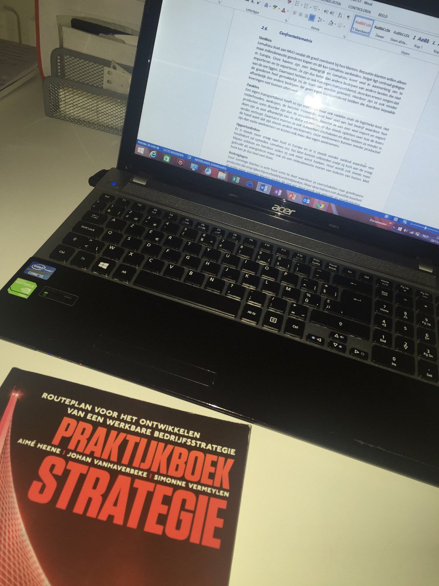 SANCAKASIYE's tweet photo. Cok uykum var ama dersler izin vermiyo 😩 #project #strategischmanagement #hogent https://t.co/xrx7tUnuET https://t.co/RbxzQe71ka