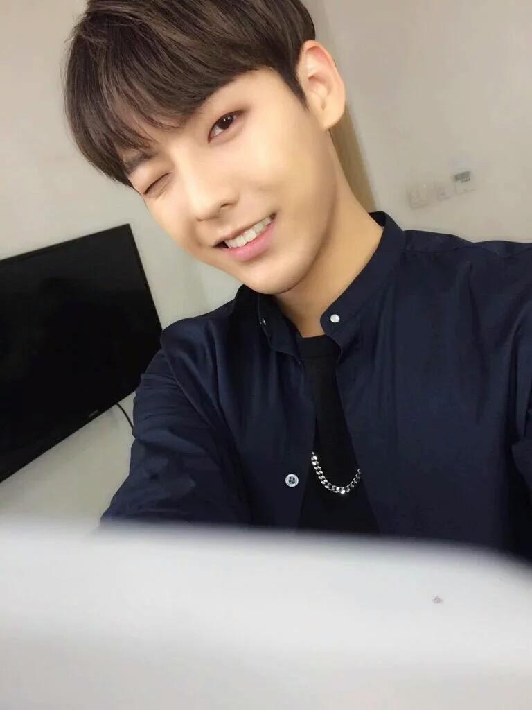 Happy Birthday to our squirrel Lee Minhyuk!!

Btob - Lee Minhyuk 