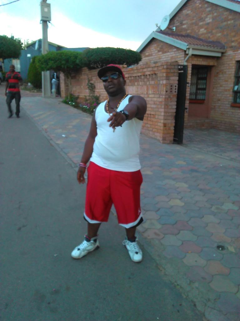 Hlamalane Styno tweet media