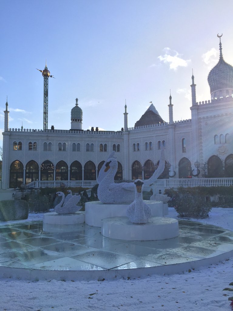 StineONielsen's tweet photo. Christmas in Tivoli #sunnysunday #yelpkbh #tipkbh #mxkbh #københavn #beautfiulcopenhagen @tivolicph @nimbcopenhagen https://t.co/utrun9T3G4
