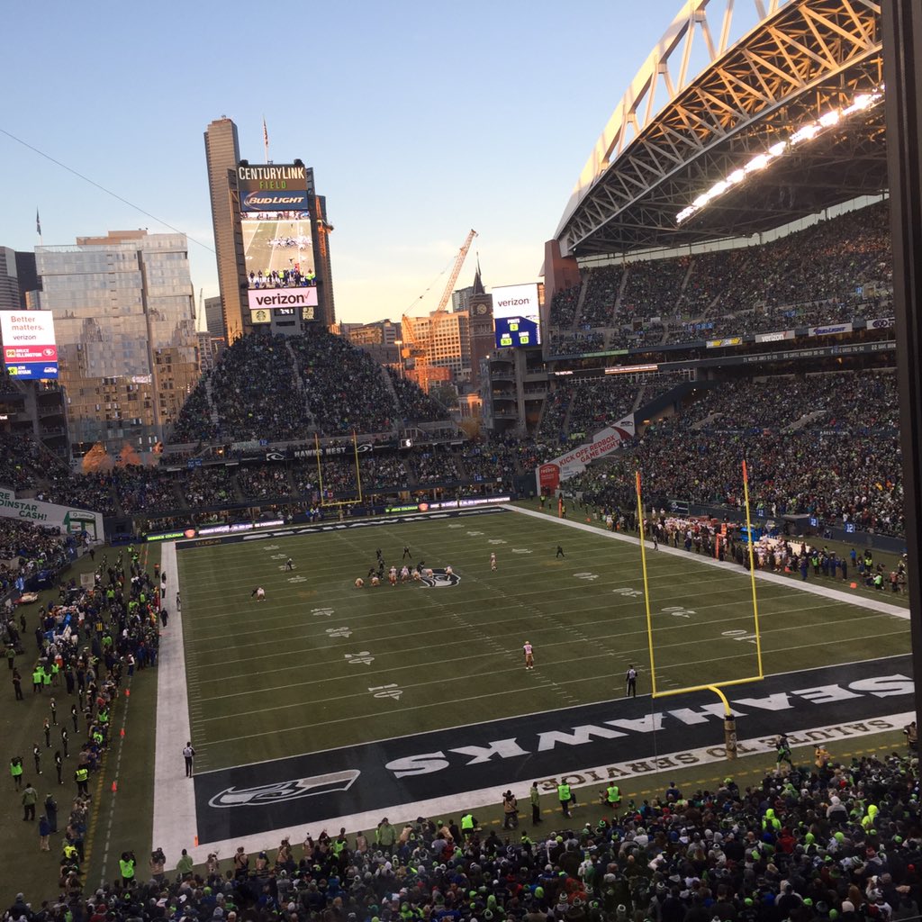 panaceai502's tweet photo. Game day!! #GoHawks #seahawks #seattle #football #NFLGameDay #panacea #panaceacannabis #footballandweed #beastmode https://t.co/pttQpNkL2Y