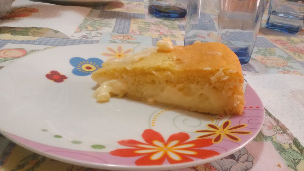 Vale1000flowers's tweet photo. E' inutile, SONO IN FISSA per la cucina:) #tortaNuà #vogliadidolcedomenicale #soddisfazione https://t.co/WQhwAlmn2v