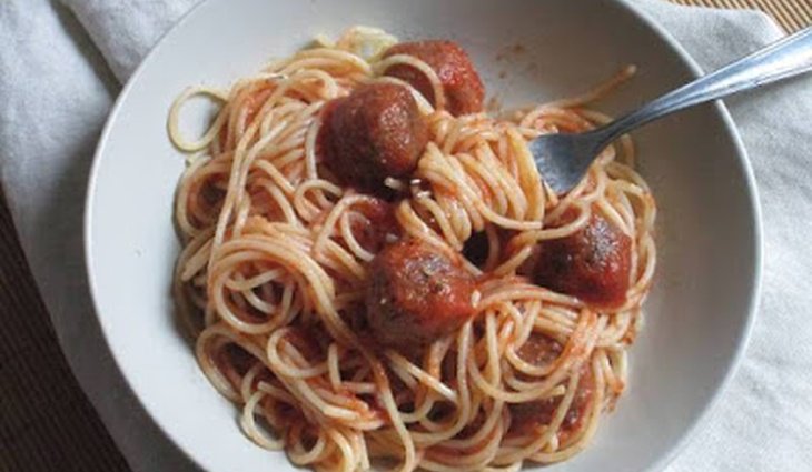 #Spaghetti con polpettine al #sugo #vegan veganzone.it/notizie/2015/1… #veganzone #veganrecipehour #recipeoftheday #pasta