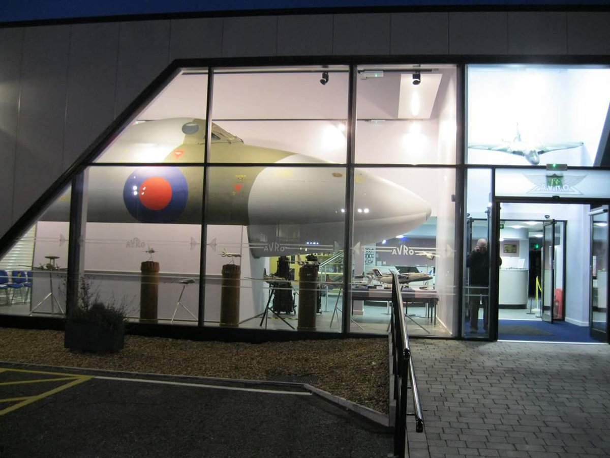 AvroHeriMuseum's tweet photo. At the end of the day, #xm602 shines brightly through the museum entrance windows! #avroheritagemuseum https://t.co/SkieWaGHZb