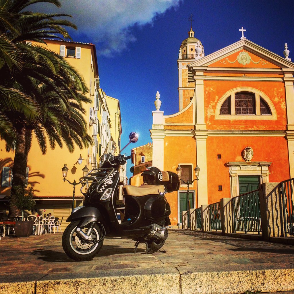 jmi_2A's tweet photo. Benvenuti al sud ! @Vespa_Official #vespa @VespaFrance #Ajaccio #corsica https://t.co/o5KurS0j4t