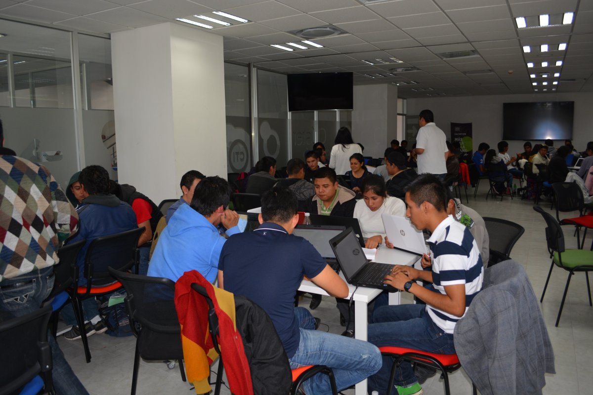CITNOVA's tweet photo. Continúan las actividades del #Hackaton
#OpenDatahgo participantes afinan detalles de sus proyectos. https://t.co/emoQym5Ljm