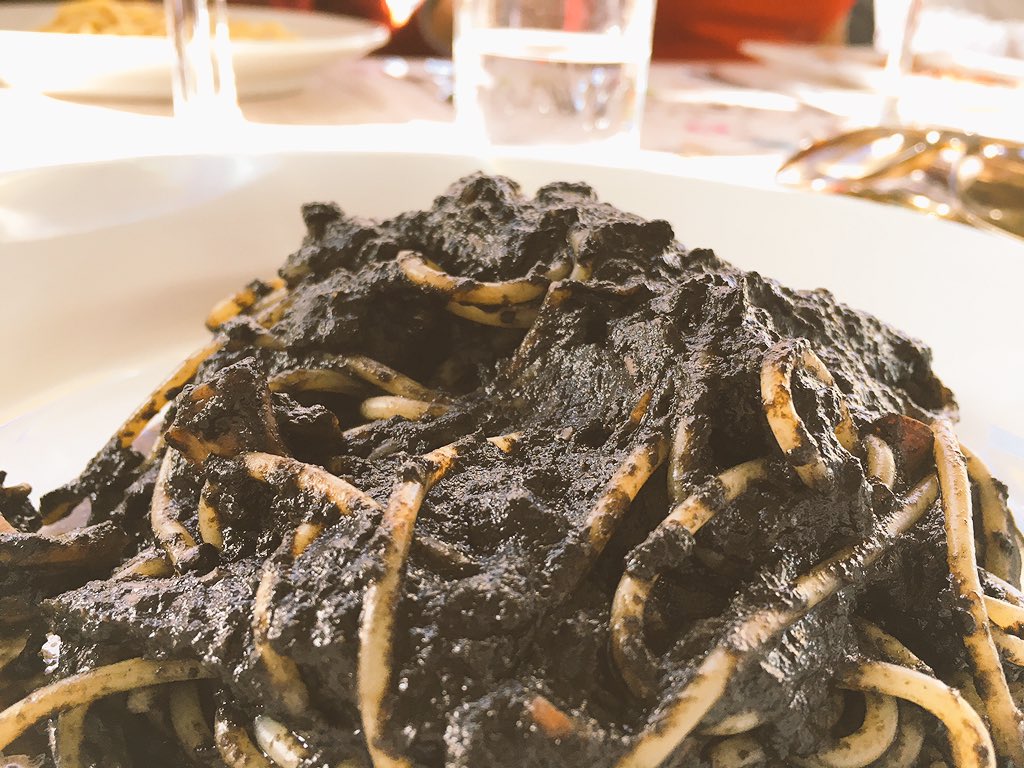 eddydeg's tweet photo. Delicious lunch right on the sea with bros and friends. #Fumia #SaMason https://t.co/m7ORBvhwg6