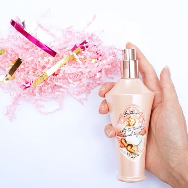 benefitspain's tweet photo. Empezar el día modo sexy con la bruma corporal #Bathina que huele... que enamora 😍😍😍 https://t.co/NO2AqQkdeB