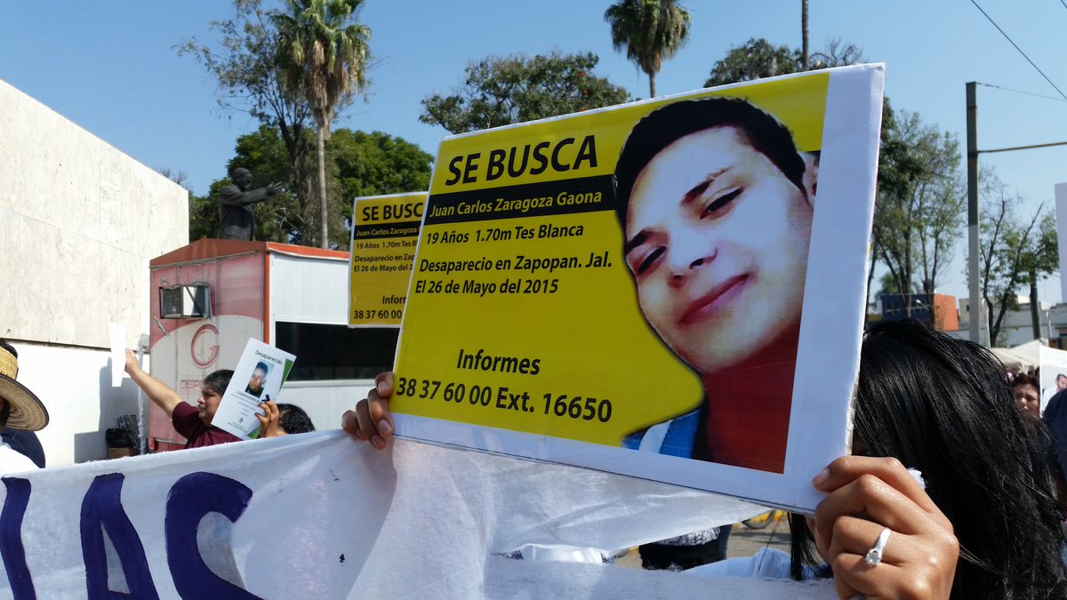 PorAmorAEllxs's tweet photo. #HastaEncontrarlos seguiremos exigiendo justicia. 
En #Jalisco nos faltan más de 26mil personas https://t.co/sHqECUMNS8