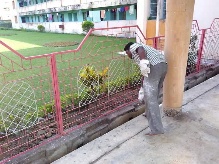 ShawInbox's tweet photo. @smritiirani MHRD effect.
Hall maintainance started since MHRD offcials are visiting 2morrow. #JusticeForProsenjit https://t.co/sI8NO17O8o