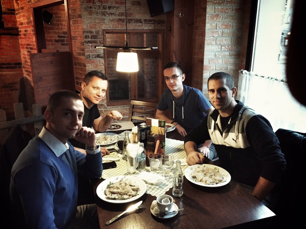 GOttaviani's tweet photo. Lunch time #LocalFood ❤️ https://t.co/rQtb9VSJbY