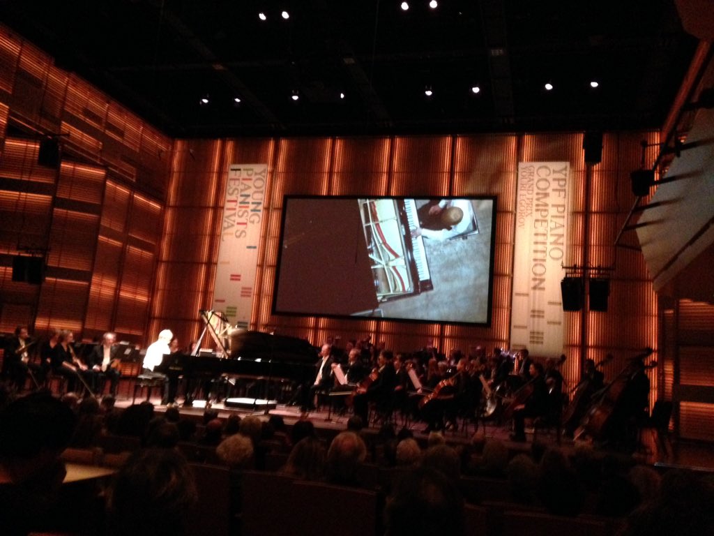 YPFcompetition's tweet photo. Nathan bijt linkshandig het spits af. #YPF15 #concours #piano https://t.co/tblXL922qW