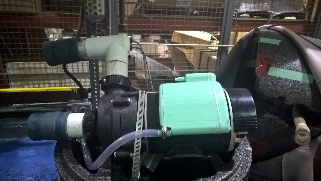 SoftubService's tweet photo. #Beware #aftermarket #Softub parts not all of them work. Motor in this pic overheats before it even heats your water https://t.co/dKm2s5x0l1