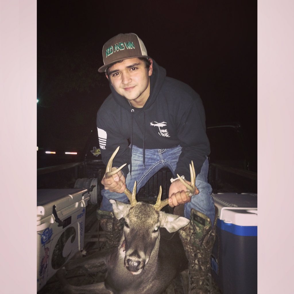 ortizvince13's tweet photo. Good day yesterdayππΌ #8pointbuck https://t.co/2LgRD0zU9R