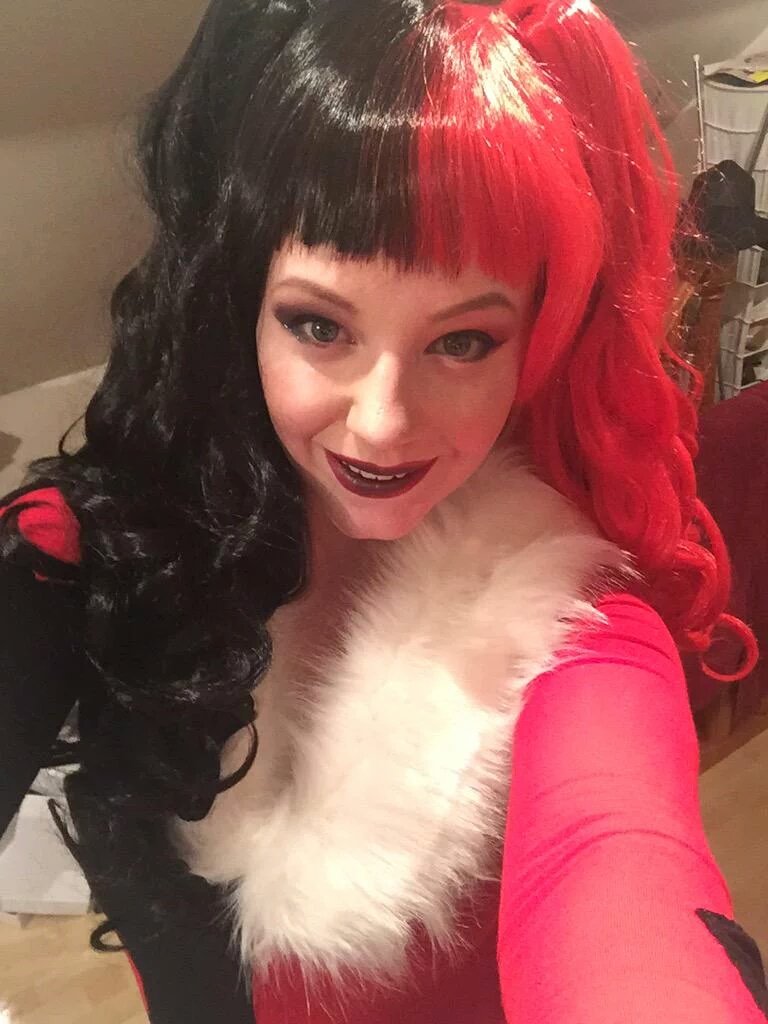 andyw1300's tweet photo. @WillowCosplay #fantastic #conqueen #bhamconuk #selfmade #Talented https://t.co/BDIs2Jia14
