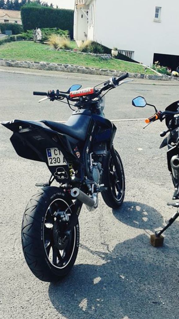 Projet50's tweet photo. Magnifique 😍#derbi #drd #50cc #moto #supermoto #maxiscoot #renthal #bidalot https://t.co/4s6smdCmUD