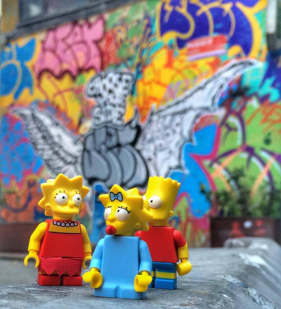 StArtEverywhere's tweet photo. "chose your side"; your brother or your sister?
--
graffiti by @meturkmen
--
#simpsons #karakoy #meturkmen  #graffi… https://t.co/8mmBcpYHDg