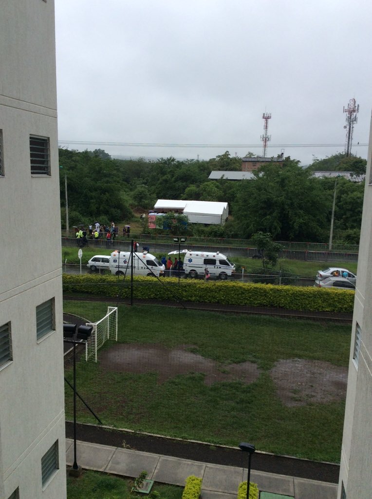 erikalopezcas's tweet photo. @FeriaDeCaliOf @alcaldiadecali @CvcAmbiental respeto x el descanso de vecinos bochalema. ruido x ensayos de la feria https://t.co/SYd9h7iD08