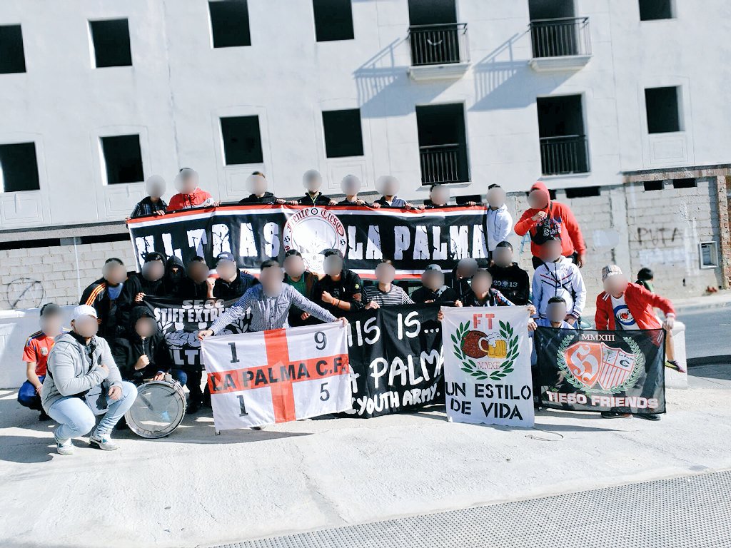 FrenteTiesoLPCF's tweet photo. Cuando equipo y afición se funden, no hay quién nos pare. No te vamos a fallar. https://t.co/Xd7fGThBF3