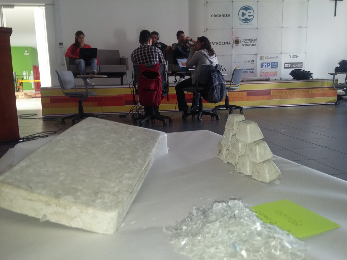 jcamilorv's tweet photo. Carrera contrarreloj en nuestro #SH4P para el prototipado. https://t.co/kX0Wbzjc54