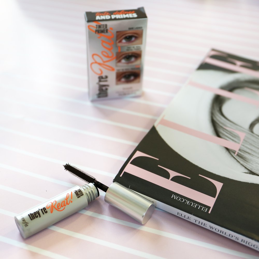 BenefitUK's tweet photo. Who else is lovin' our NEW they're real! tinted primer? Try it free with this month's @ELLEUK xx #sELLEfieSunday https://t.co/2wYvd17Wih