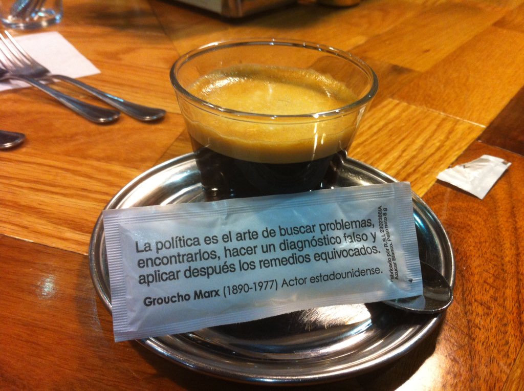 aj_guillengil's tweet photo. Salir a cenar con amigos, echar unas risas y como colofón, que el azucarillo te dé lecciones, NO TIENE PRECIO. https://t.co/CDL0iBPe0Q