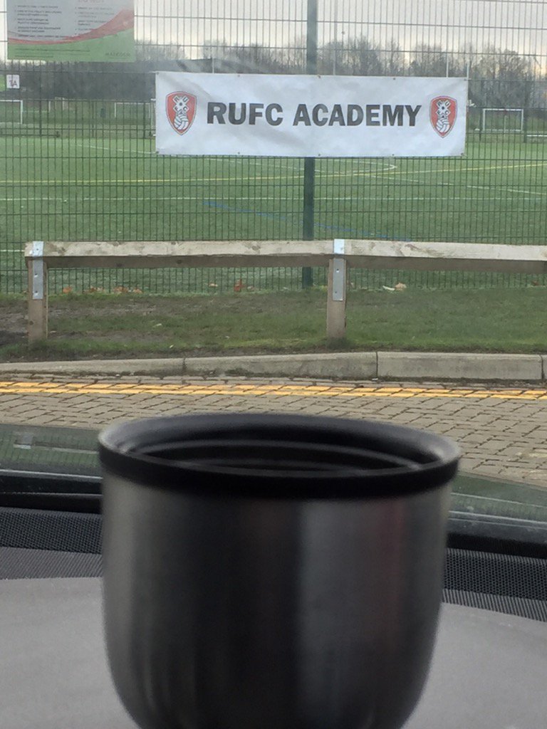 Does it make me a bad Dad considering watching from inside the car ? #rufc