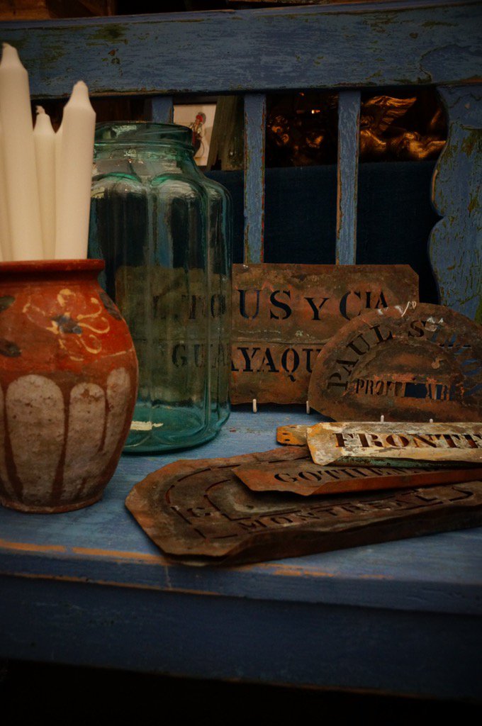 TaraFranklinArt's tweet image. Come and say hi next Saturday 28th November at Cowdray House at the Country Brocante Winter Fair @lovelanevintage