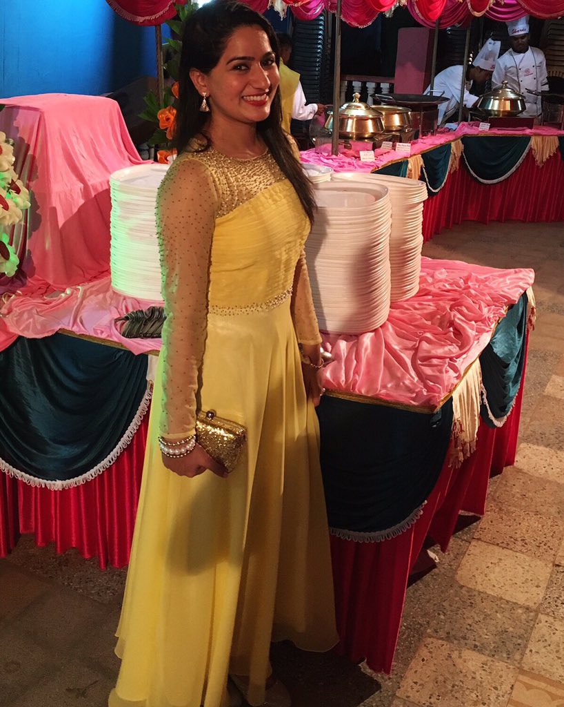 MalushaDias's tweet photo. A very happy customer / actress #Gloire #gloirebymalushadias #malushas #chiffon #gown https://t.co/82XuTZ3Di0
