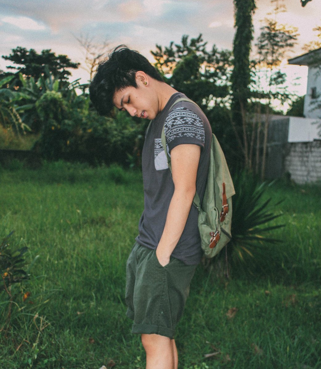 ranzkyle's tweet photo. Am i in love with you? or am i in love with the feeling? https://t.co/yorsVl3GsG