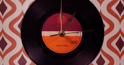 trrrrees's tweet photo. 1 piece de money dans le juke-box, ça fait plus de chansons. Une heure on the clock, ça fait plus de Coeur de Lion. https://t.co/1jeOeGt26T