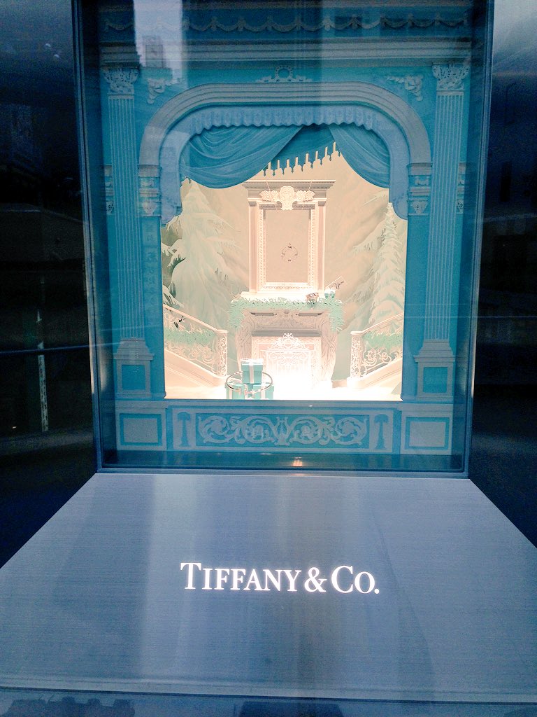 立川なび בטוויטר 毎年素敵な伊勢丹立川店ティファニーさんの クリスマスバージョンのウインドウ ぜひ足を止めて眺めてみて下さい T Co Dzhdkhpf3w