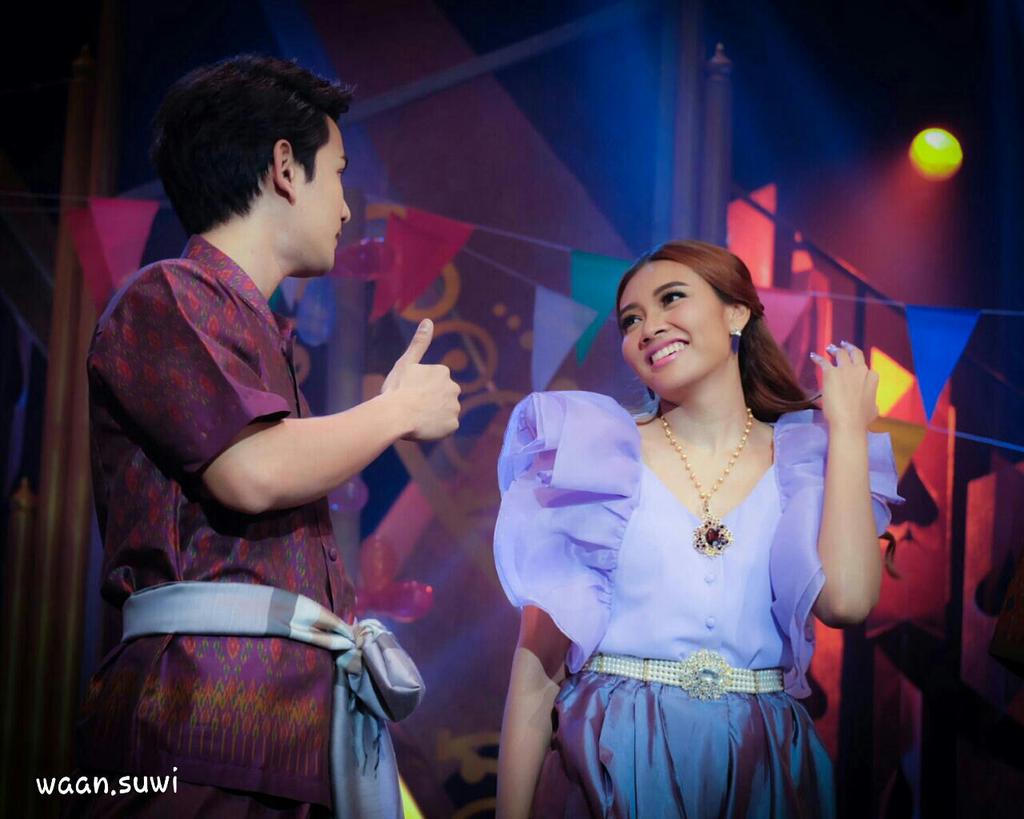 waan_suwi's tweet photo. ให้กำลังใจพี่สาวอยู่ตลอด..✌👍 #กันแก้ม #4โพดํา https://t.co/5tsA39cNS4