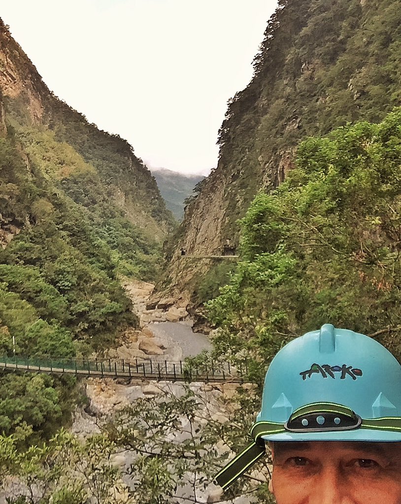 ReiskrantRon's tweet photo. Dagje land in! Fietsen rond Liyu-meer en kloof bezichtigen in Taroko national park. #Taiwan #Reizen #reiskrant https://t.co/HsT7DIzFl0