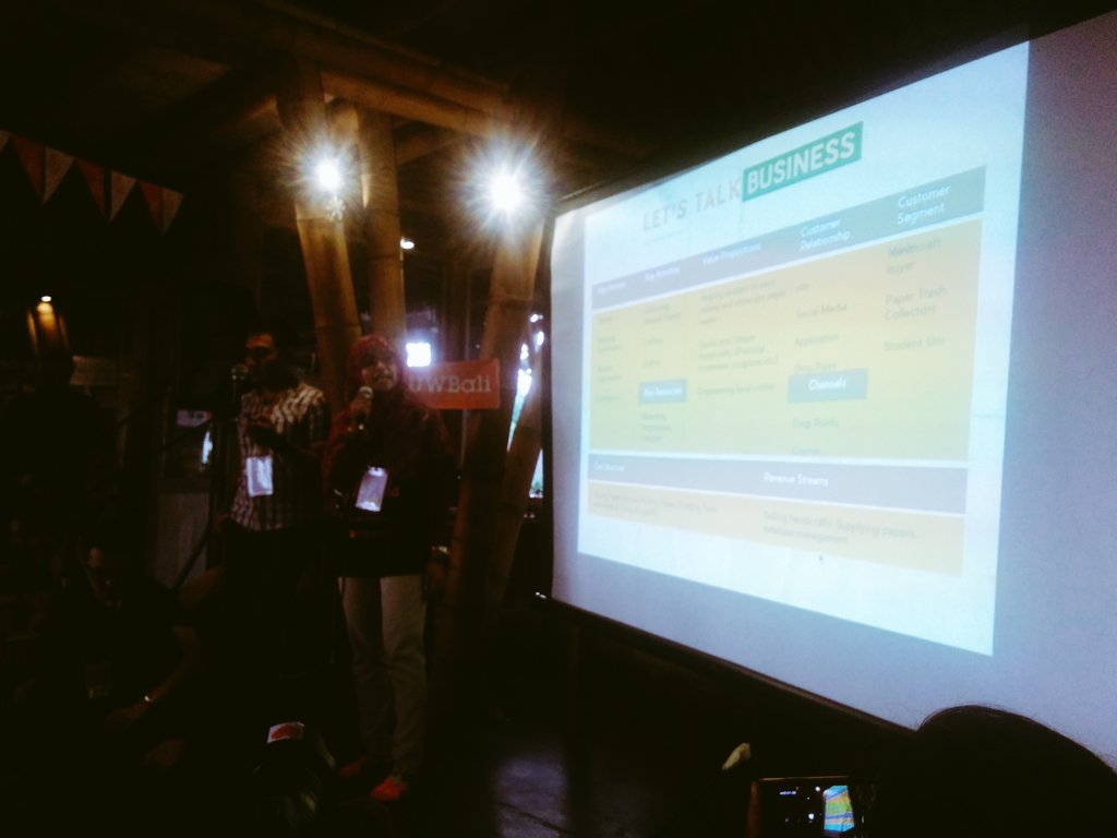 SUWBali's tweet photo. #PaperTrash talking business here! #SUWBali https://t.co/Z4PP6lhbSP