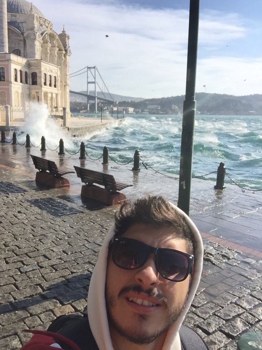 Buna esme denemez (@ Ortaköy Sahili in Beşiktaş, Türkiye) swarmapp.com/c/aWXZvcyXrzT