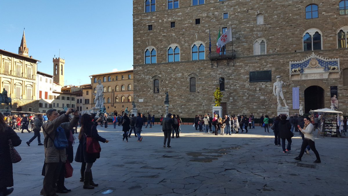 florenceoncall's tweet image. 11am Empty Piazza. Visit Florence in November #PiazzaSignoria #almostempty #visitflorence #besttime #noqueue